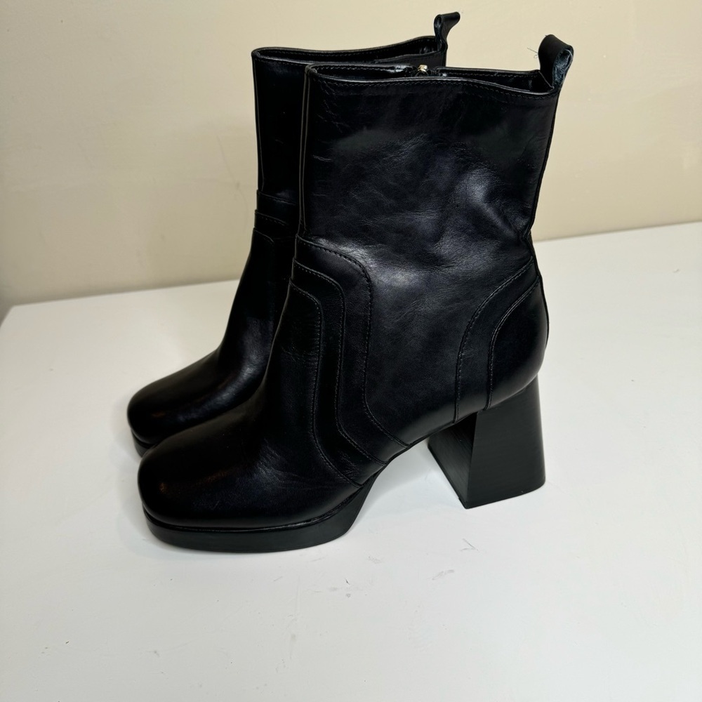 Steve Madden Maggie Black Leather size 10